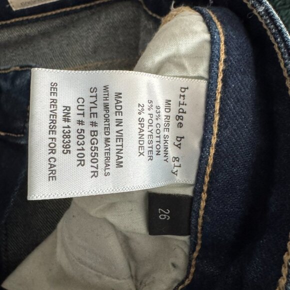 Bridge by GLY Mid-Rise Skinny Jeans Women’s Size 26 Distressed Dark Wash - Picture 2 of 4